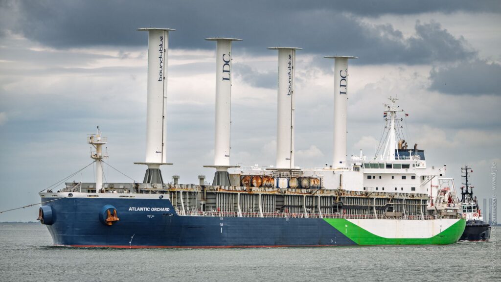 The MV Atlantic fitted with four eSAILs® developed by bound4blue. 